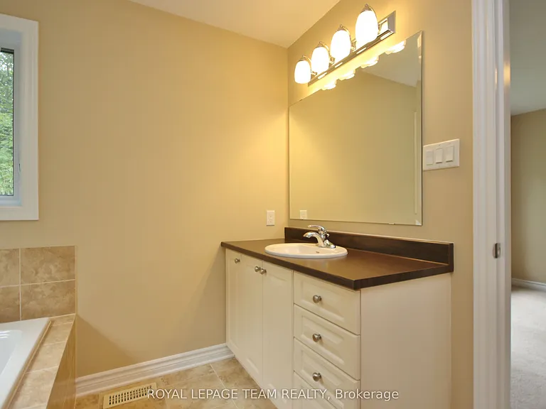 593 Clearbrook Dr — Photo 16