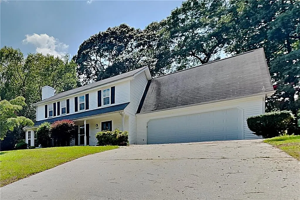 4 bed, 2.5 bath, 1920 sqft, $2,430 — Photo 1