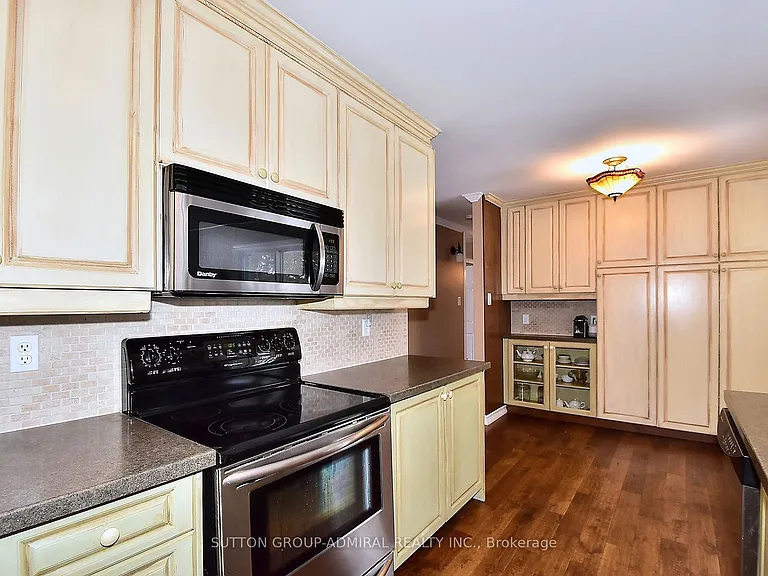 62 May Ave — Photo 18