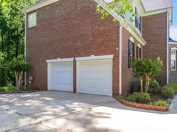 4th image of 30 Plainfield Pl