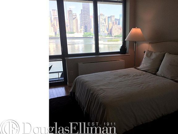 3rd image of 4610 Center Blvd APT 214