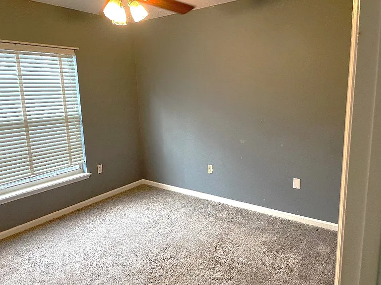 3813 Goldenglow Dr — Photo 17