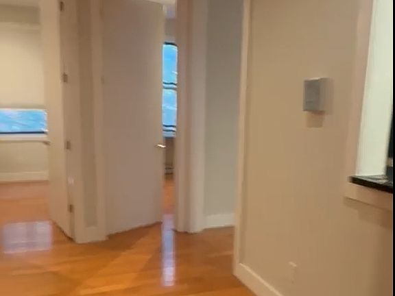 5th image of 219 E 17th St #2B