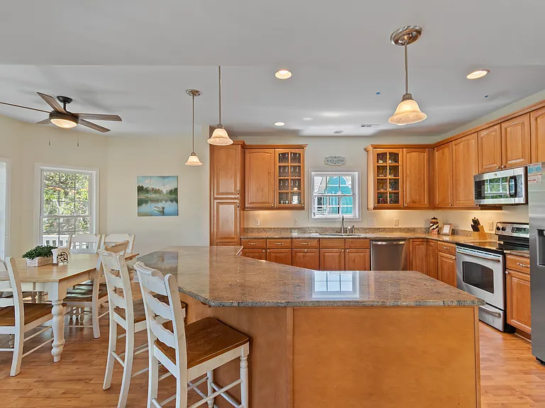 2219 E Pelican Dr — Photo 6