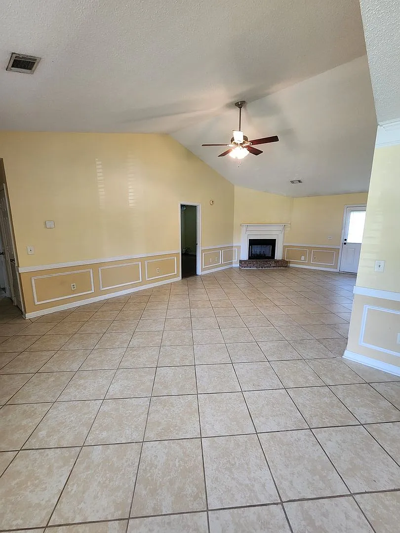 1060 Desert Shield Street — Photo 4