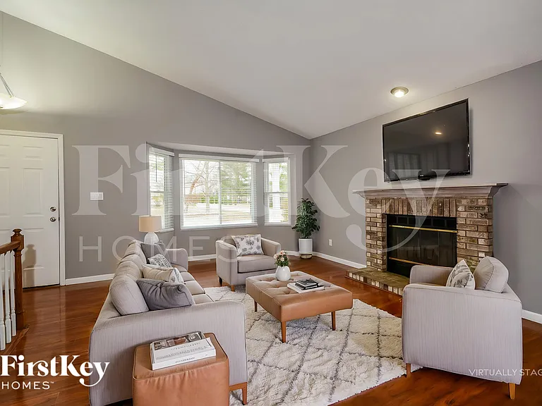 700 Fernwood Ter — Photo 4