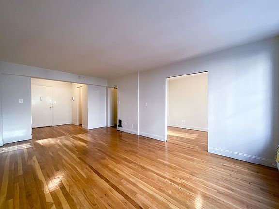 3rd image of 320 W 56th St APT 5F