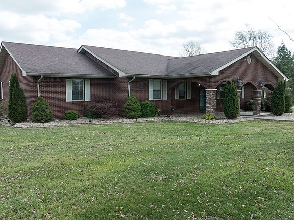 3rd image of 77 Deerfield Ln