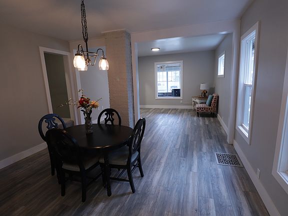 3rd image of 419 Dawson St