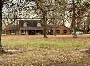 213 Bayou Rd, Greenville, MS 38701