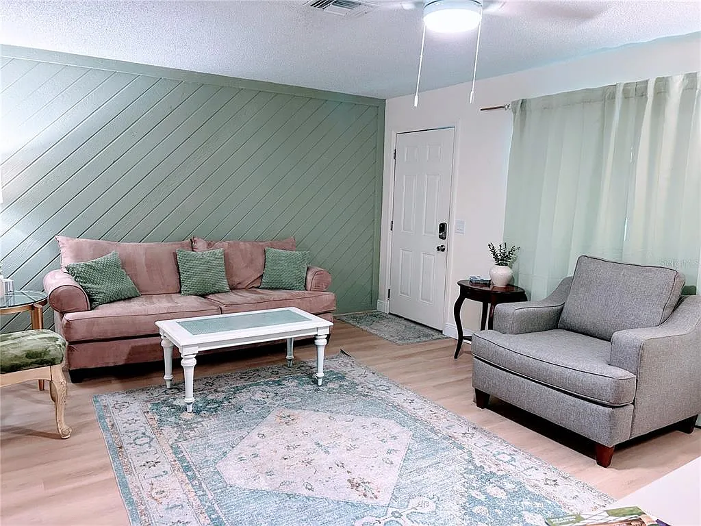 2 bed, 1.0 bath, 792 sqft, $1,850 — Photo 2