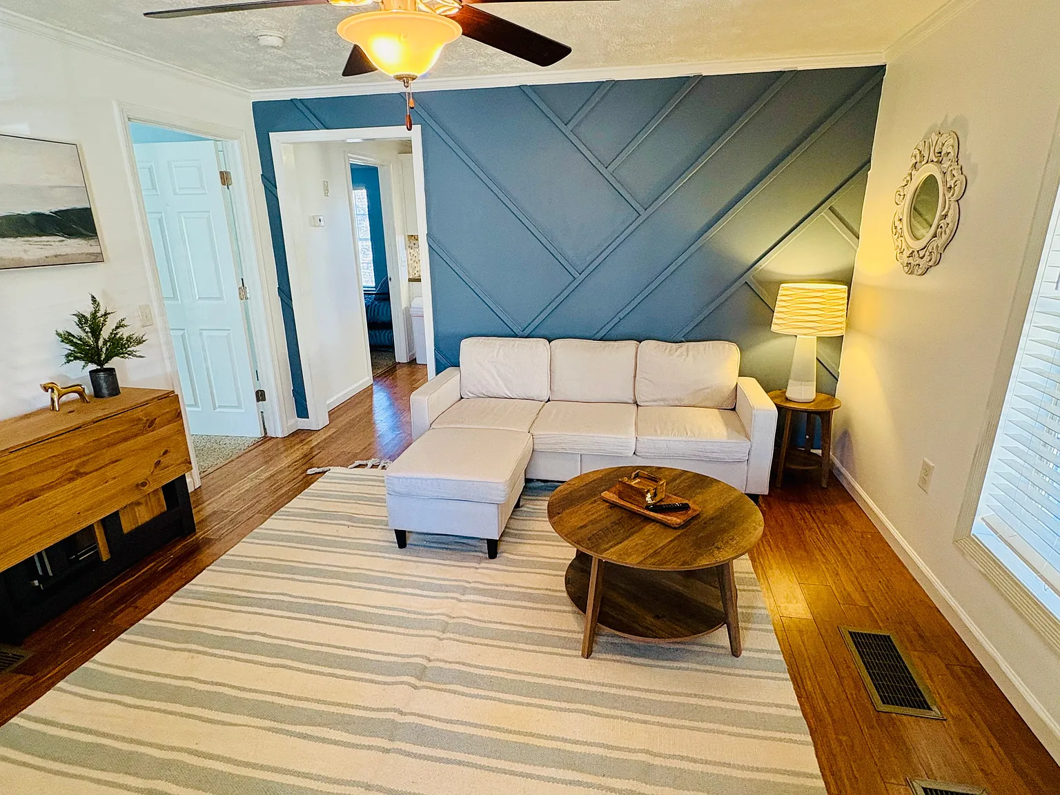 2 bed, 924 sqft, $2,300 — Photo 3