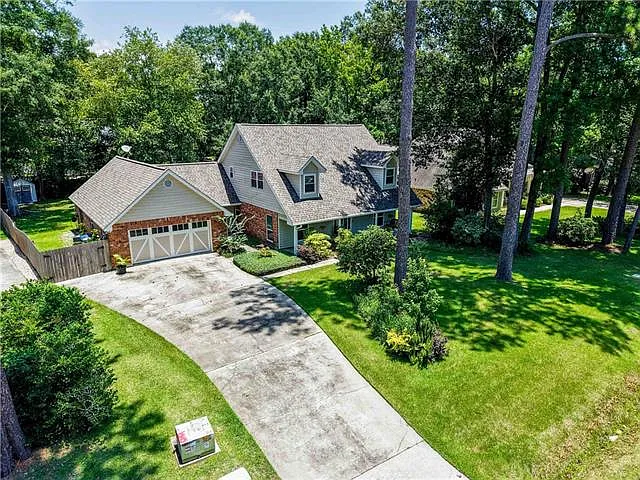 4 bed, 3.0 bath, 2683 sqft, $3,200 — Photo 4