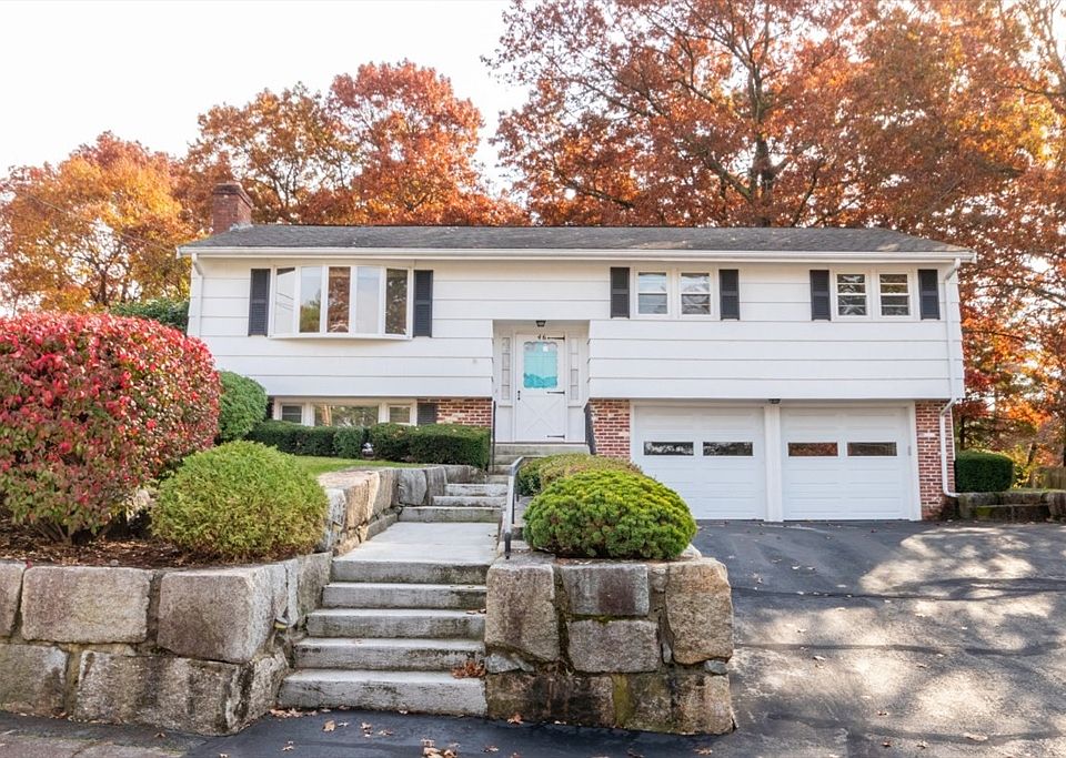 1st image of 46 Fieldbrook Dr