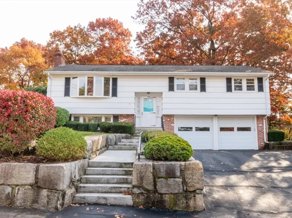 46 Fieldbrook Dr, Norwood, MA 02062