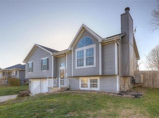 128 S Darrowby Dr, Raymore, MO 64083