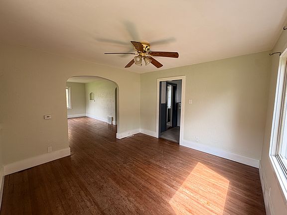 3rd image of 2431 Prast Blvd