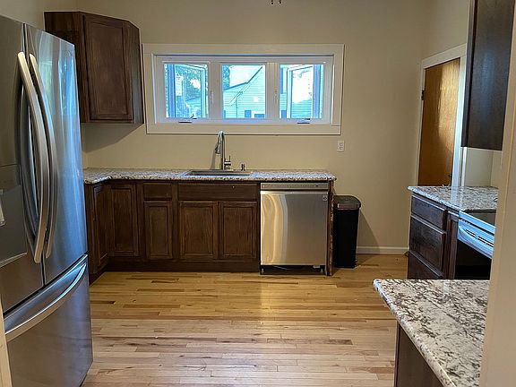 4th image of 213 N Main St