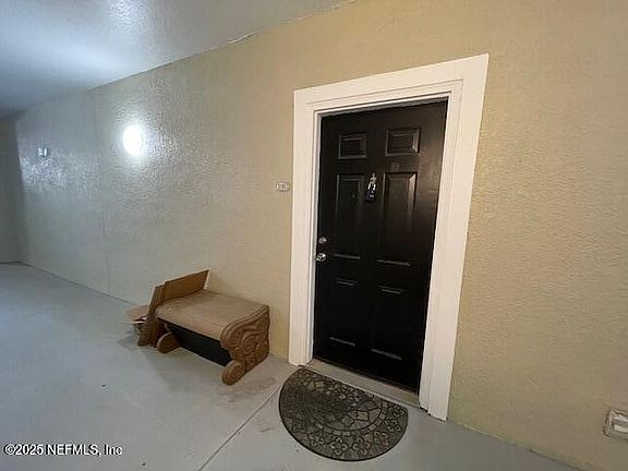 5th image of 8290 GATE Parkway W #1110