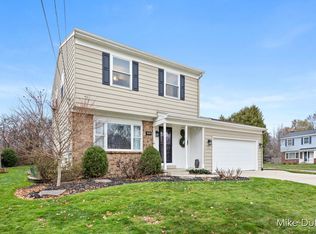 1865 Ridgemoor Dr SE, Grand Rapids, MI 49506