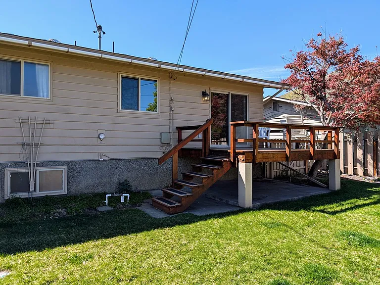 1616 Jefferson St — Photo 35