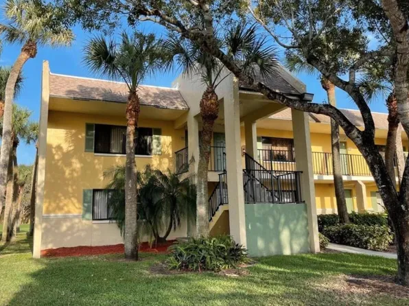 901 Meadows Circle #901, Boynton Beach, FL 33436