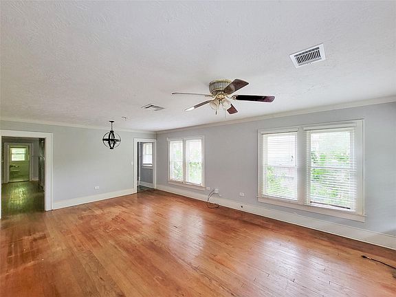 4th image of 508 W Lang St