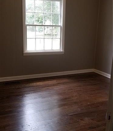 4th image of 1931 Hazelwood Cir SE