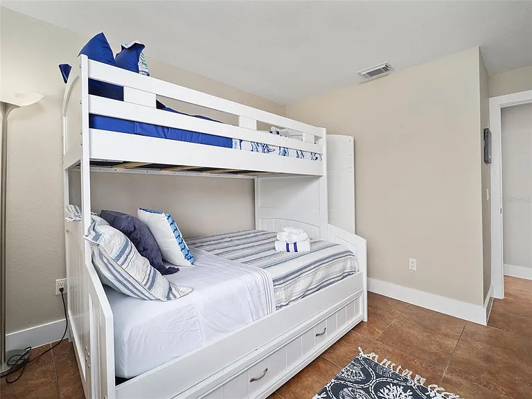 2 Cedar Ct — Photo 21