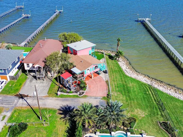 1121 6th St, San Leon, TX 77539