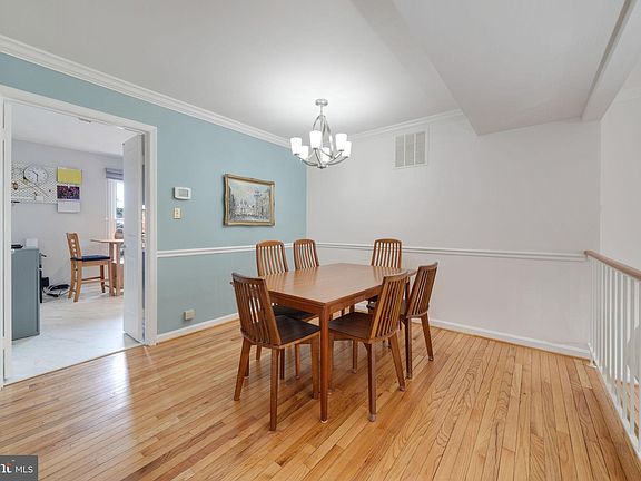 3rd image of 2731 Franklin Ct