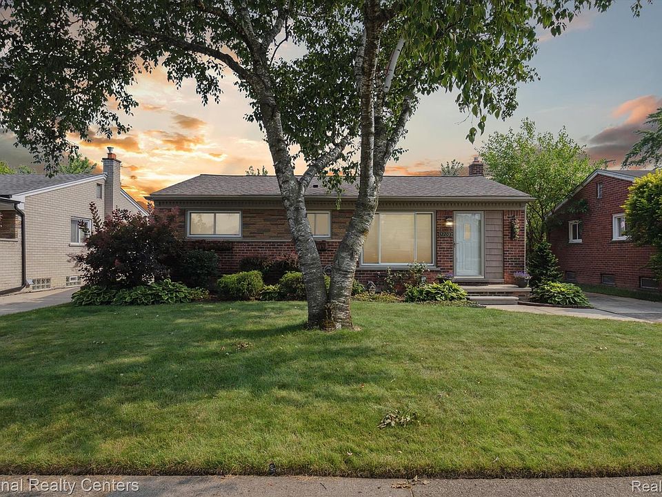 1st image of 32203 Anita Dr