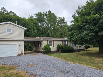 1182 Bedford St, Claysburg, PA, 16625