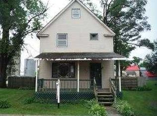 118 E Main St, La Crosse, IN 46348