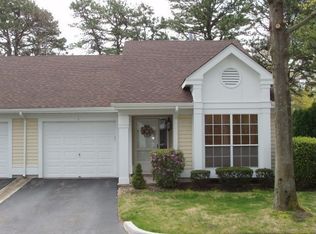 1 Milleridge Ct, Ridge, NY 11961