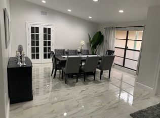 9125 Old Pine Rd, Boca Raton, FL 33428