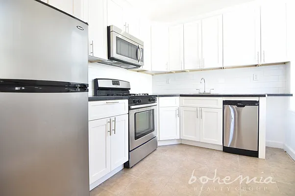 Rented by Bohemia Realty Group | media 4