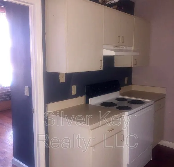 217 E Washington Ave #F — Photo 7