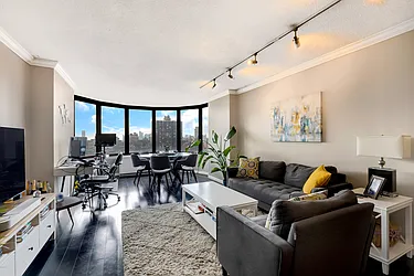 Rented by R New York