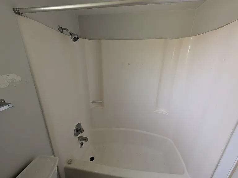 663 Avenue J NW #2 — Photo 7
