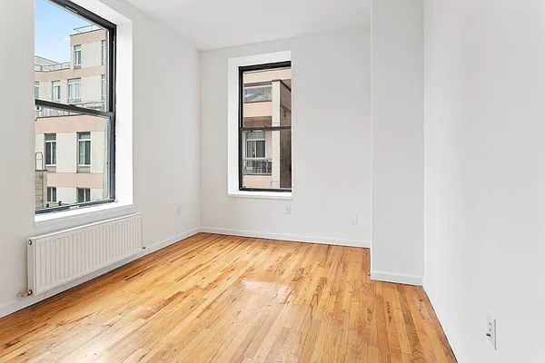 Rented by Safdie Realty Group | media 23