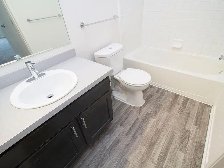 Willow Ridge Apartments — Photo 15
