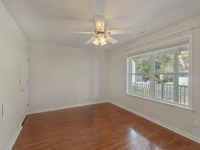 1081 Wintergreen Ln — Photo 35