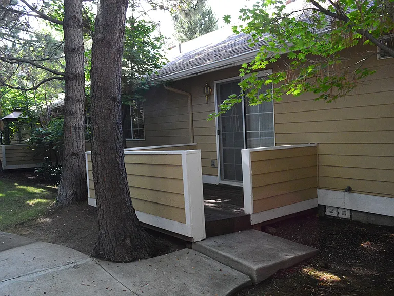 1085 NE Purcell Blvd #1-4 — Photo 17