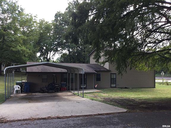 3rd image of 820 Old Highway 51 N