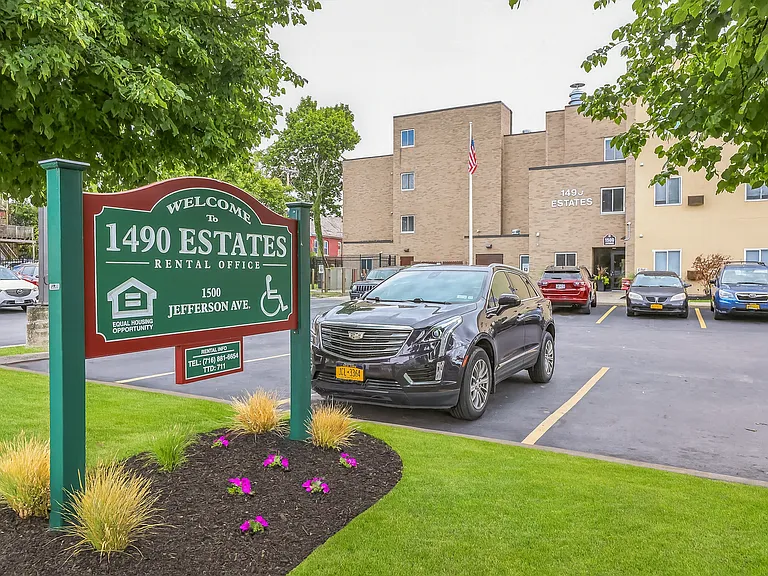 1490 Estates Senior Apartments- 62 & Older — Photo 14