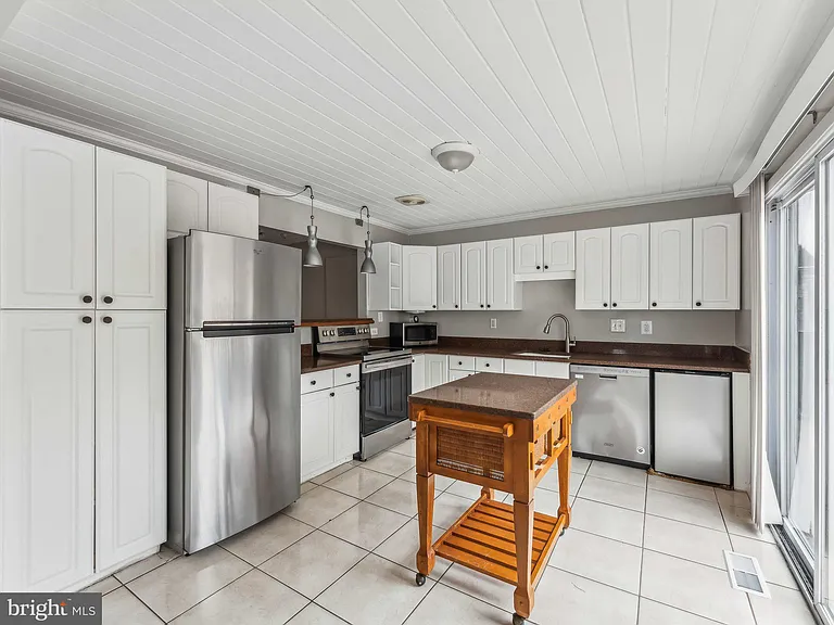 3503 Maple Ct — Photo 17