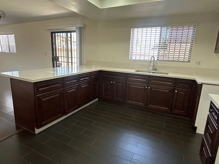 2120 Mountain View Rd — Photo 5