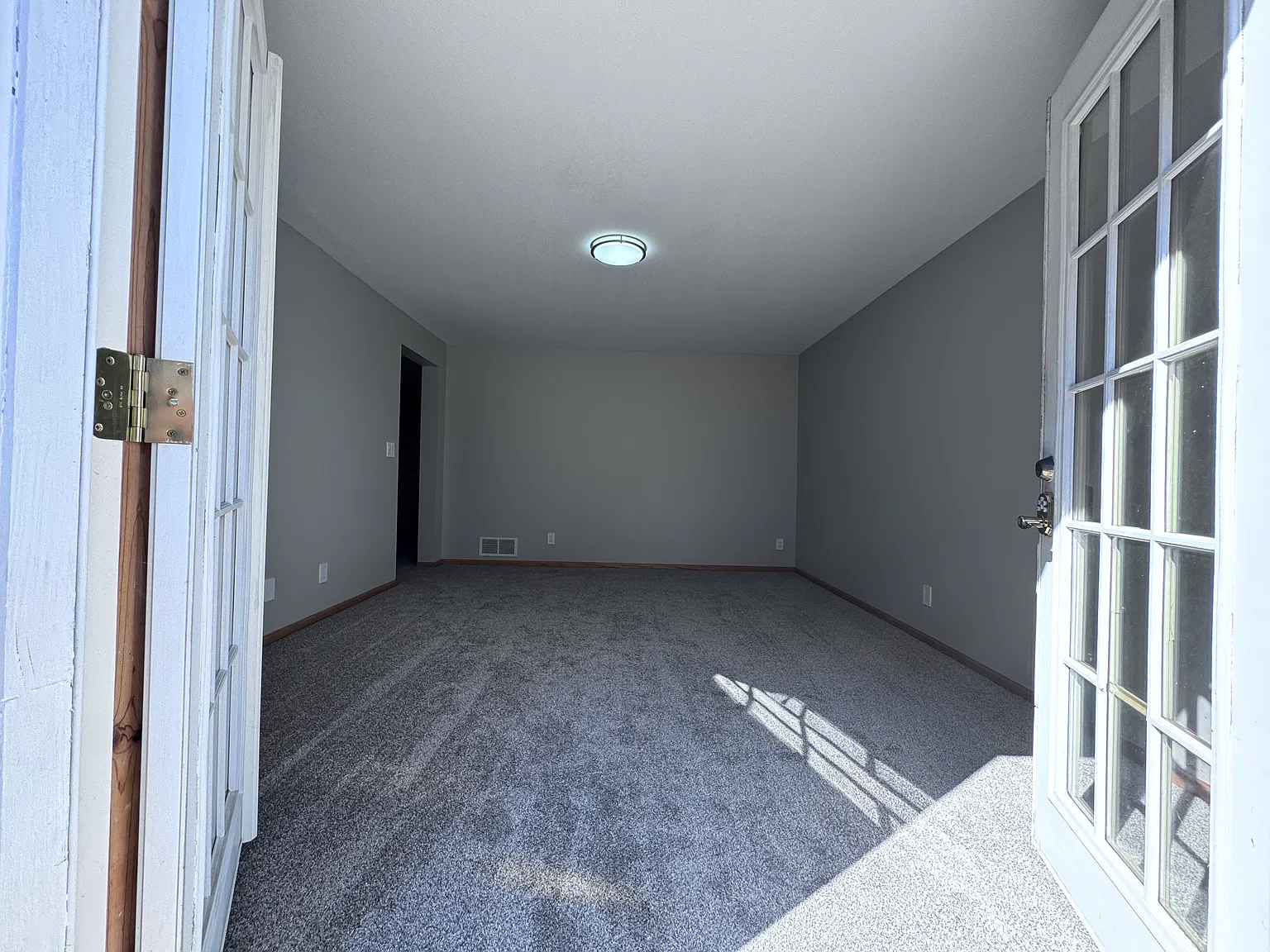 2622 Ridge Ct — Photo 2