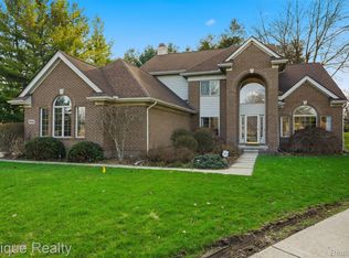 2442 Moors Ct, Ann Arbor, MI 48108